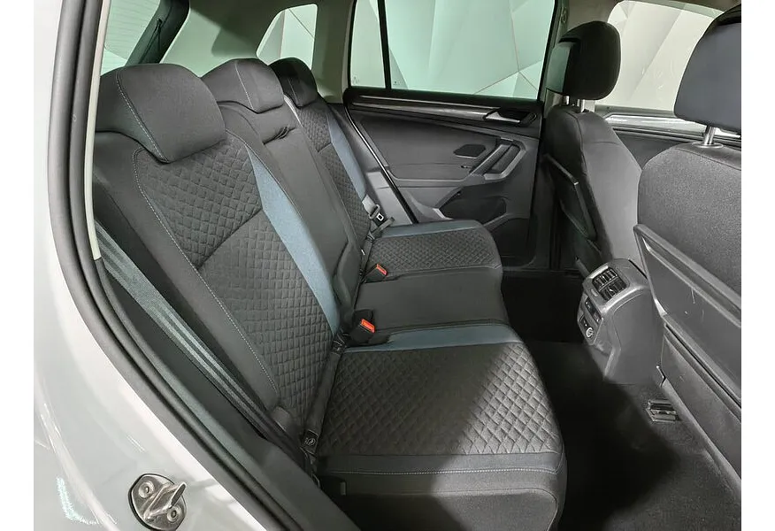 Volkswagen Tiguan 1.4 TSI BlueMotion DSG (150 л.с.) Comfortline Белый в АВИЛОН. Слайд №14