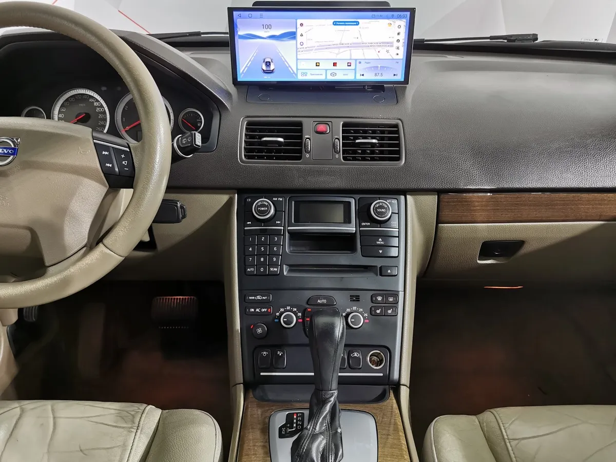 Volvo XC90 2.5 T5 Geartronic AWD (5 мест) (210 л.с.) Коричневый в АВИЛОН. Слайд №14