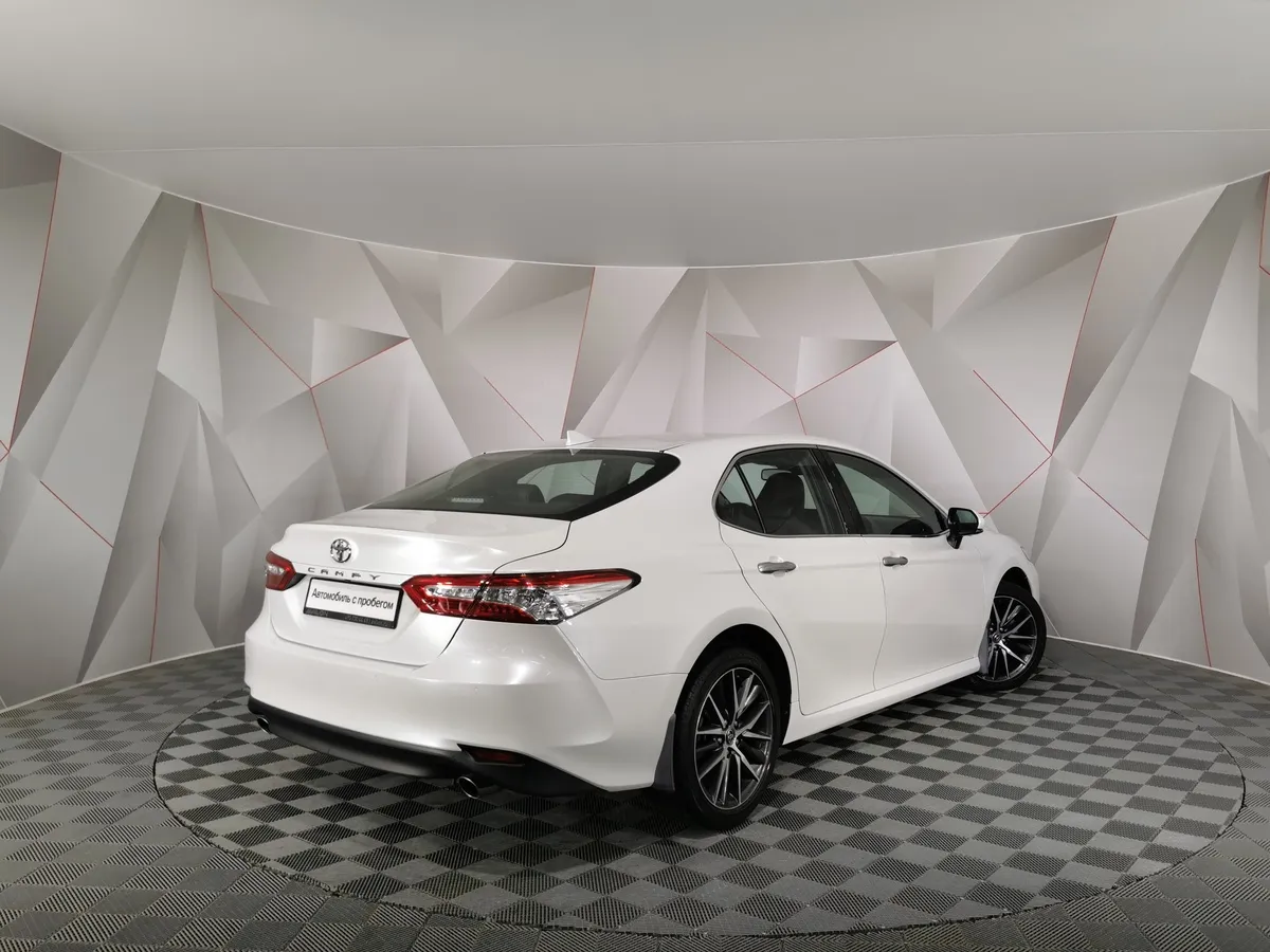 Toyota Camry 3.5 AT (249 л.с.) Белый в АВИЛОН. Слайд №2