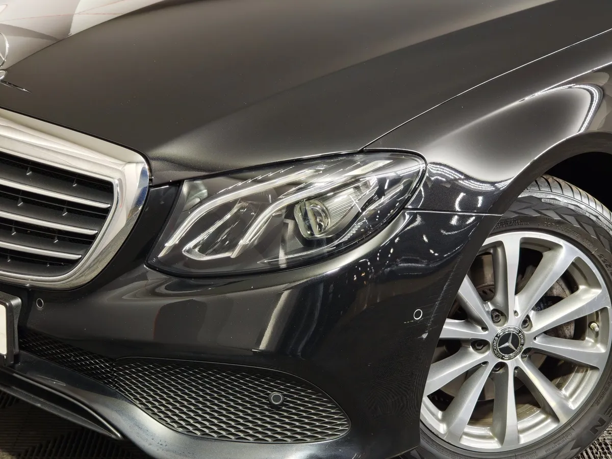 Mercedes-Benz E-Класс E 200 4MATIC 9G-TRONIC (184 л.с.) Premium Черный в АВИЛОН. Слайд №10