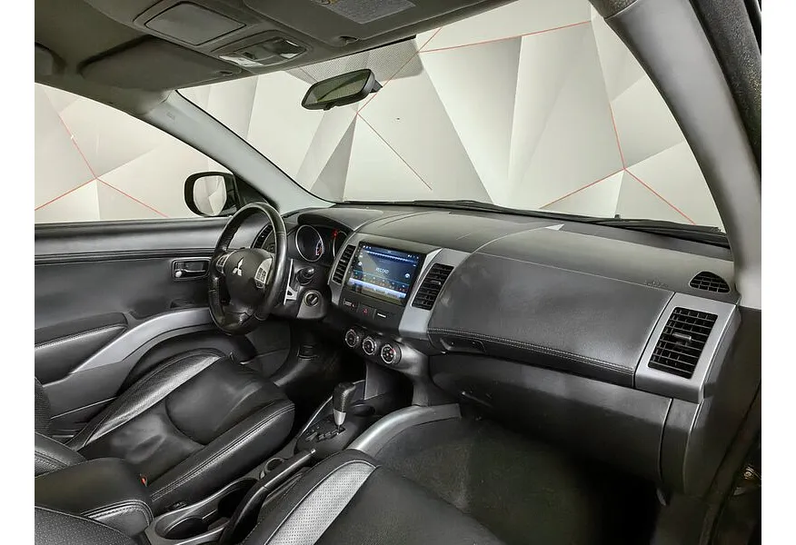 Mitsubishi Outlander 2.4 CVT 4WD (170 л.с.) Синий в АВИЛОН. Слайд №11 Mitsubishi Outlander 2.4 CVT 4WD (170 л.с.) Синий в АВИЛОН. Слайд №11