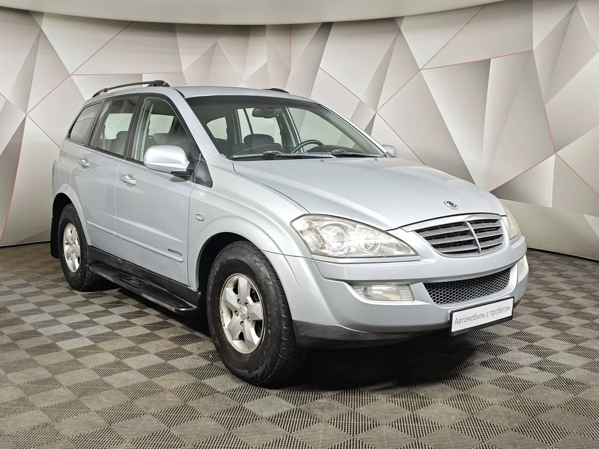 SsangYong Kyron 2.0 Xdi MT 4WD (141 л.с.) Серебристый в АВИЛОН. Слайд №3