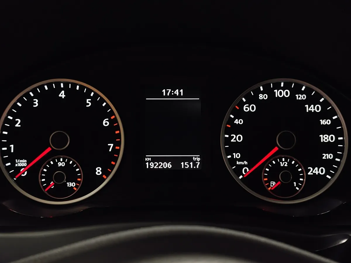 Volkswagen Tiguan 1.4 TSI BlueMotion DSG (150 л.с.) Белый в АВИЛОН. Слайд №17