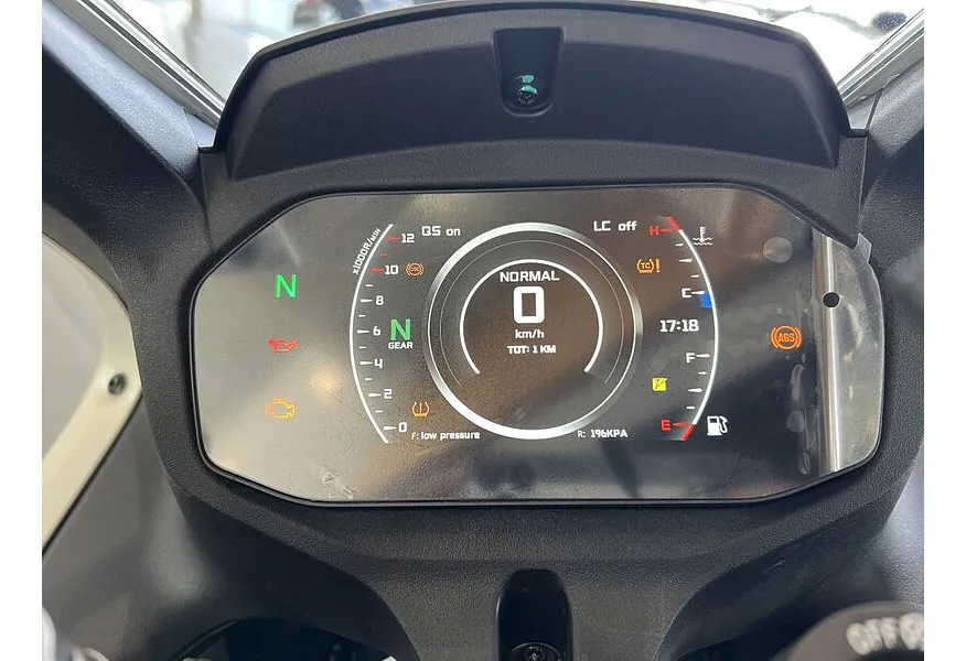 QJMOTOR SRK 921 RR 921 см³ (129 л.с.) (129) 921 Белый в АВИЛОН. Слайд №14