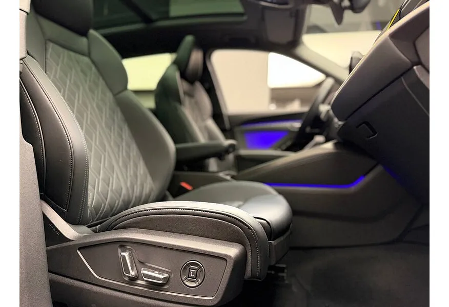 Audi Q5 L 2.0 40 TFSI S tronic quattro (204 л.с.) Черный в АВИЛОН. Слайд №11