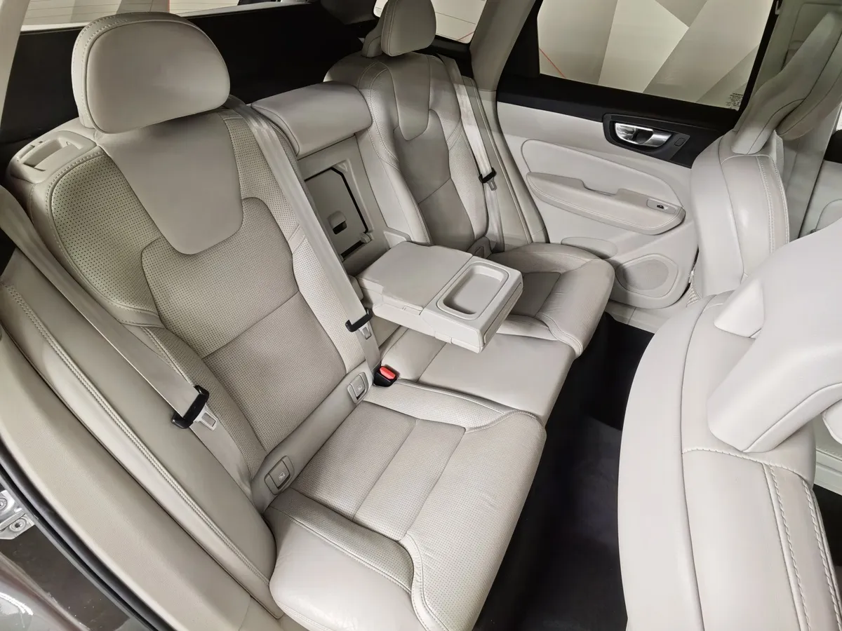 Volvo XC60 2.0 T5 AT AWD (249 л.с.) Inscription Зеленый в АВИЛОН. Слайд №15