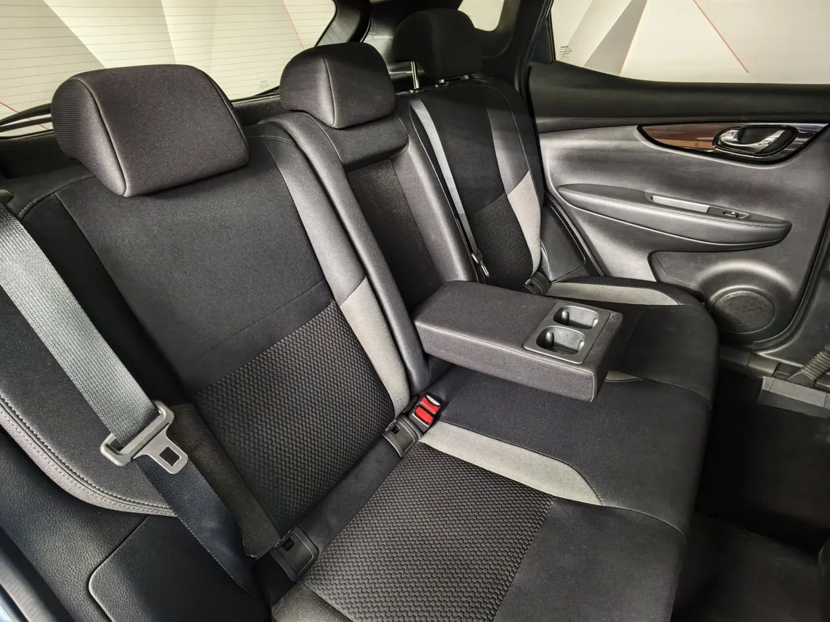 Nissan Qashqai 2.0 CVT (144 л.с.) Синий в АВИЛОН. Слайд №17
