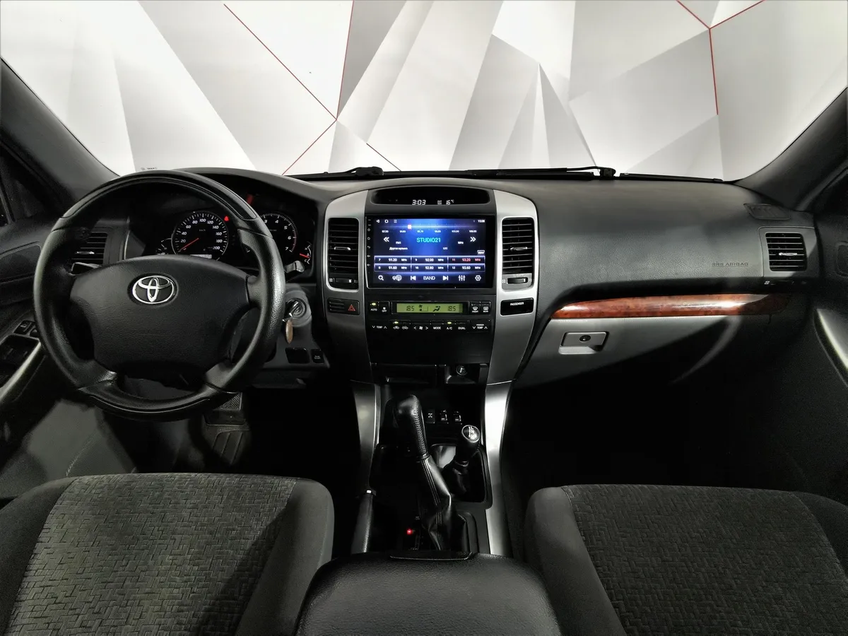 Toyota Land Cruiser Prado 4.0 AT (249 л.с.) Черный в АВИЛОН. Слайд №12