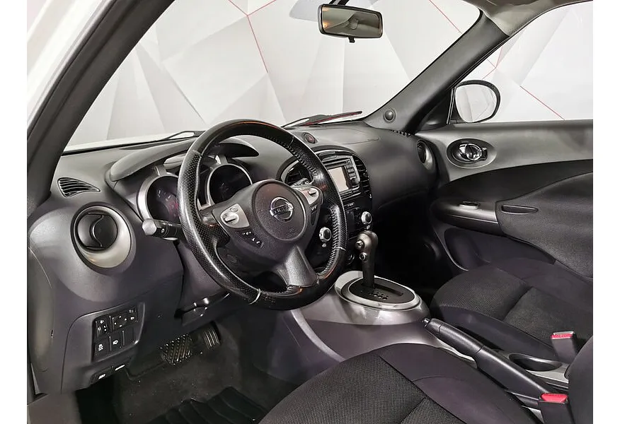 Nissan Juke 1.6 CVT (117 л.с.) Белый в АВИЛОН. Слайд №18