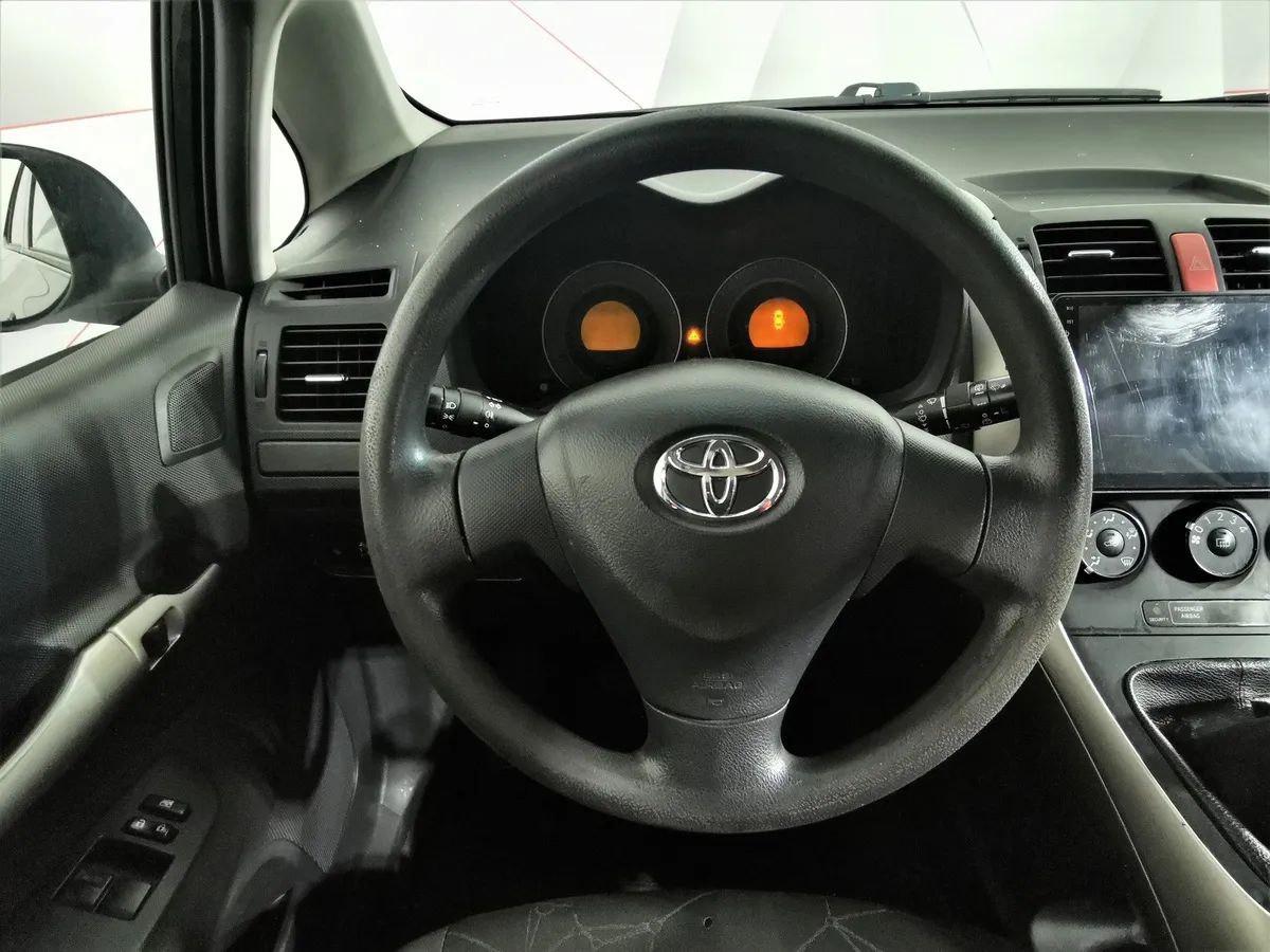 Toyota Auris 1.4 D-4D 5MMT (90 л.с.) Черный в АВИЛОН. Слайд №19