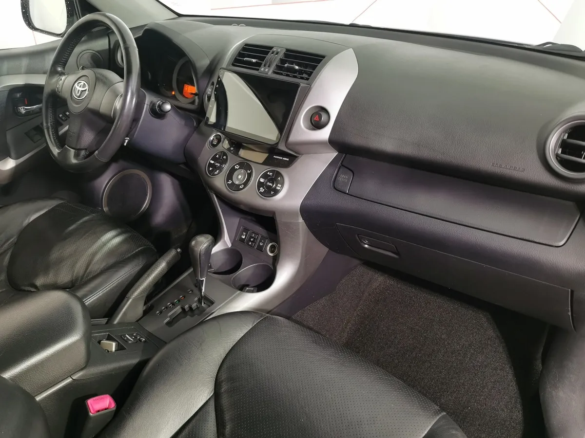 Toyota RAV4 2.0 AT AWD (152 л.с.) Серебристый в АВИЛОН. Слайд №12