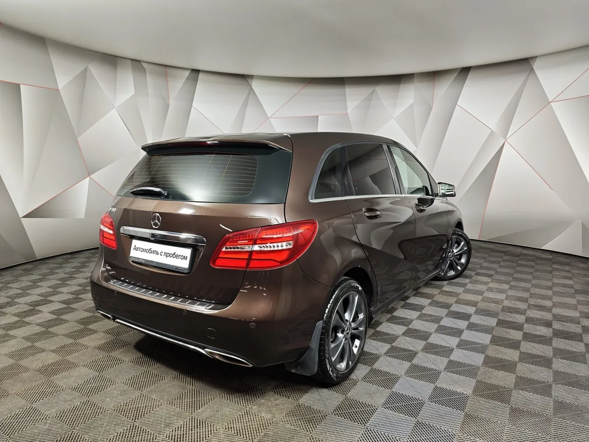 Mercedes-Benz B-Класс B 180 MT (122 л.с.) Коричневый в АВИЛОН. Слайд №2