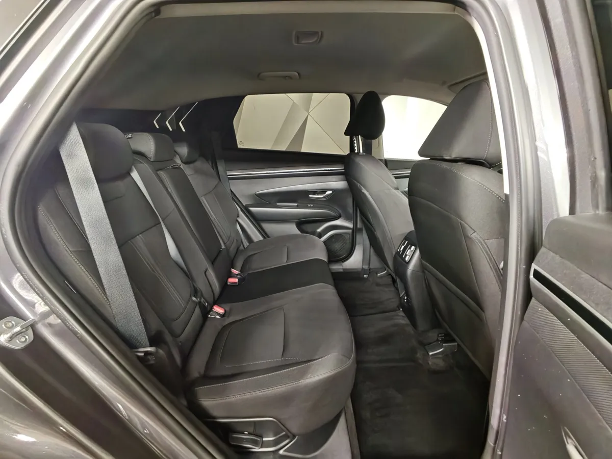 Hyundai Tucson 2.0 (185 л.с.) Diesel-8AT - 4WD Family Серый в АВИЛОН. Слайд №16