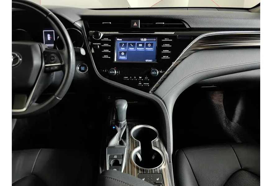 Toyota Camry 2.5 AT (181 л.с.) Стандарт Черный в АВИЛОН. Слайд №11