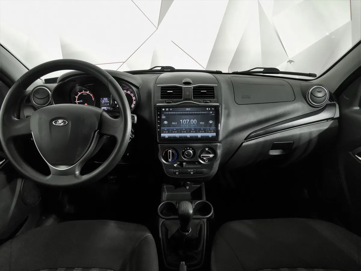 ВАЗ (Lada) Granta 1.6 MT 16кл (98 л.с.) Черный в АВИЛОН. Слайд №13