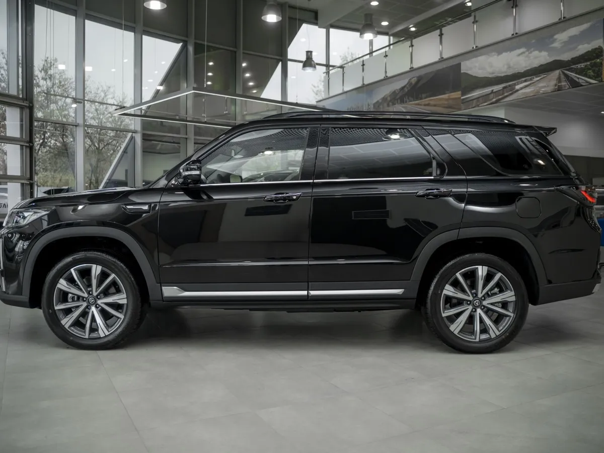 Changan CS95 2.0 AT 4WD (226 л.с.) Tech Черный в АВИЛОН. Слайд №3