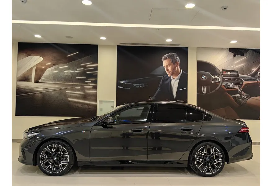 BMW 5 серия 520d xDrive AT (197 л.с.) Серый в АВИЛОН. Слайд №8