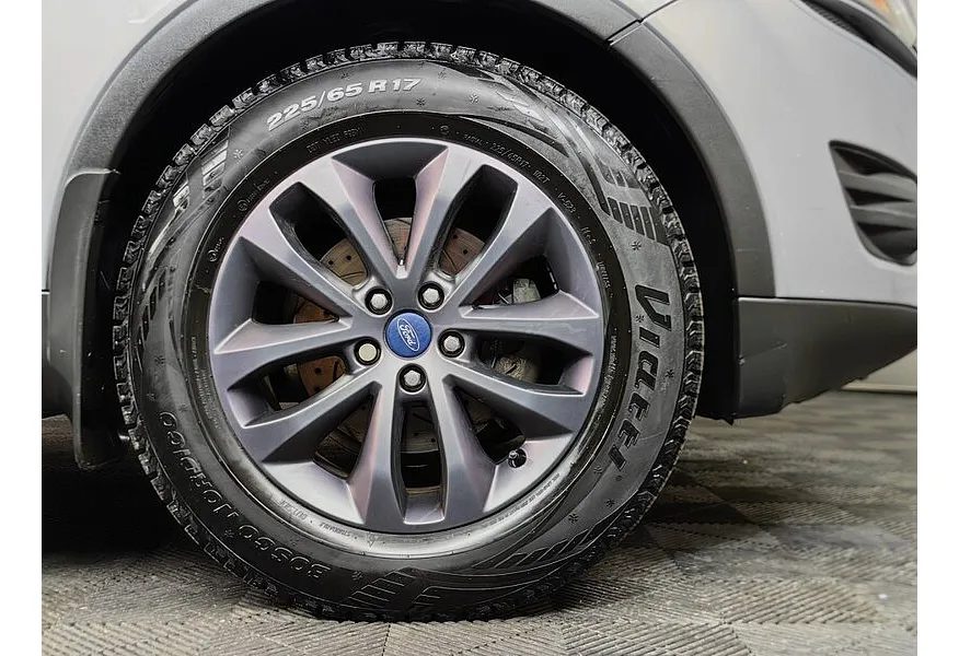 Ford Kuga 2.0 TDCi PowerShift AWD (163 л.с.) Серый в АВИЛОН. Слайд №9 Ford Kuga 2.0 TDCi PowerShift AWD (163 л.с.) Серый в АВИЛОН. Слайд №9