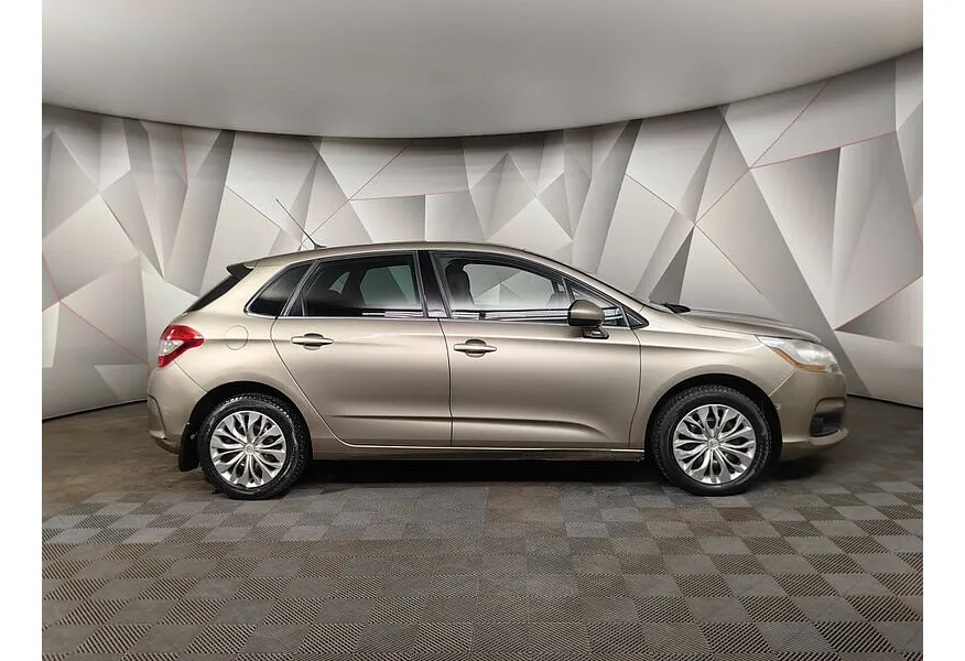 LIVE. Слайд №4