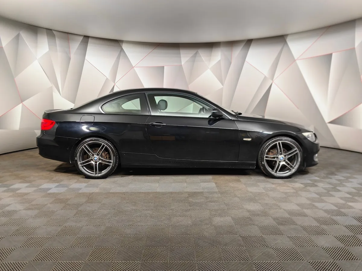 BMW 3 серия 320i AT (156 л.с.) Черный в АВИЛОН. Слайд №6