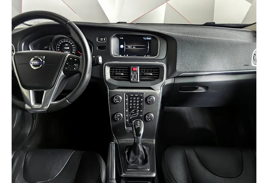 Volvo V40 1.5 T3 Drive-E Geartronic (152 л.с.) Kinetic Черный в АВИЛОН. Слайд №14
