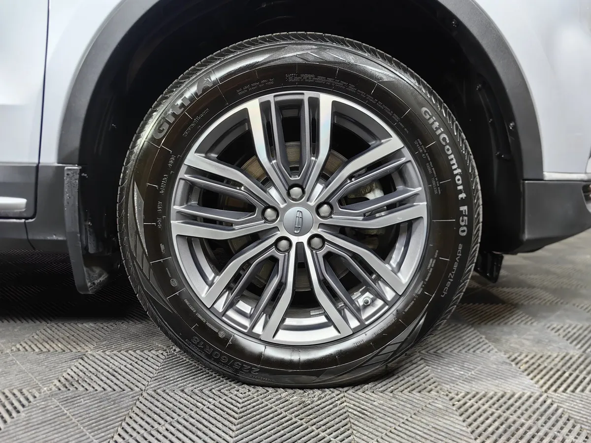 Geely Atlas Pro 1.5T 7DCT AWD (177 л.с.) Flagship Серый в АВИЛОН. Слайд №9