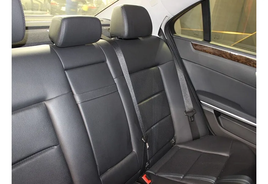 Mercedes-Benz E-Класс E 200 T BlueEfficiency 7G-Tronic Plus (184 л.с.) Черный в АВИЛОН. Слайд №6