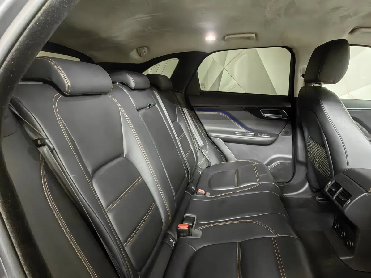 Jaguar F-Pace 2.0 AT AWD (249 л.с.) Prestige Черный в АВИЛОН. Слайд №15