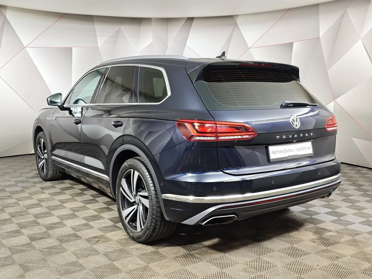 Volkswagen Touareg 2.0 TSI Tiptronic 4Motion (249 л.с.) Business Черный в АВИЛОН. Слайд №4