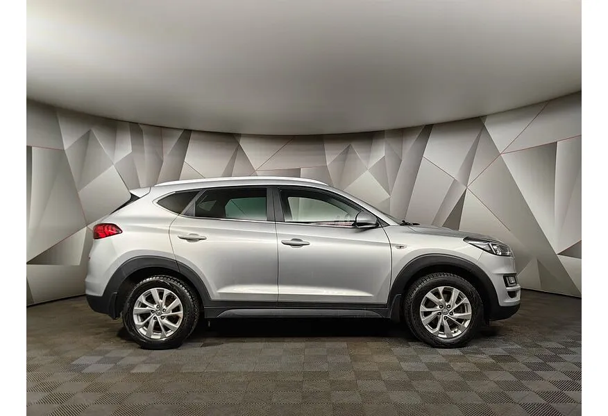 Hyundai Tucson 2.0 (150 л.с.) MPI-6AT-2WD Family Серый в АВИЛОН. Слайд №6