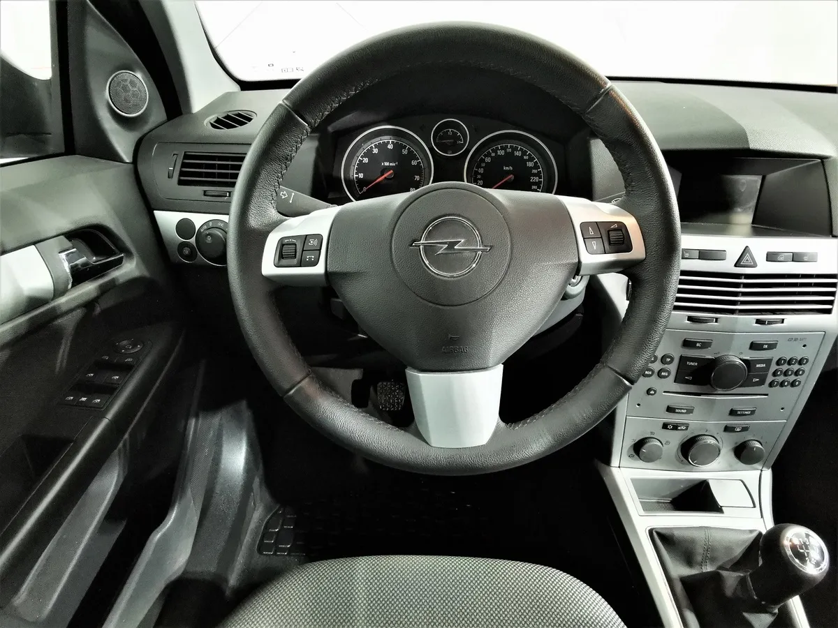 Opel Astra 1.6 MT (115 л.с.) Серебристый в АВИЛОН. Слайд №19