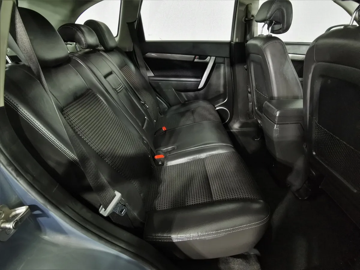 Chevrolet Captiva 2.4 AT (5 мест) (167 л.с.) LT Серый в АВИЛОН. Слайд №15