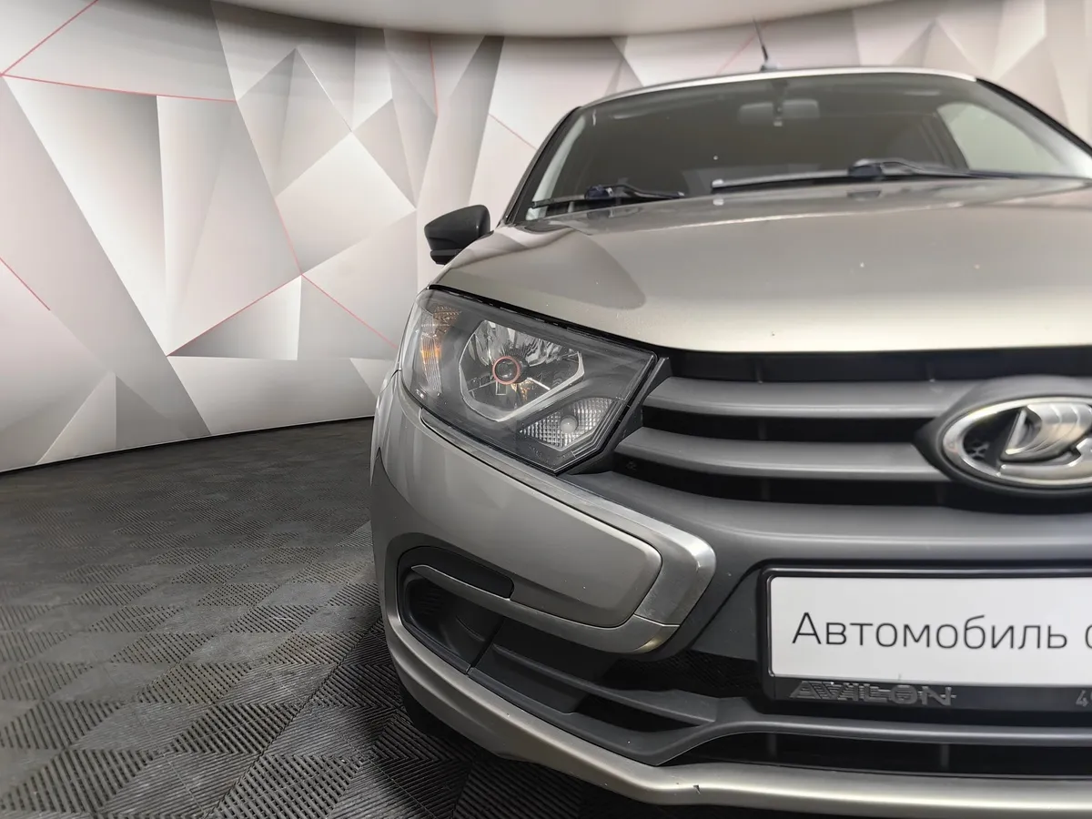 ВАЗ (Lada) Granta 1.6 MT 16кл (98 л.с.) Серый в АВИЛОН. Слайд №10