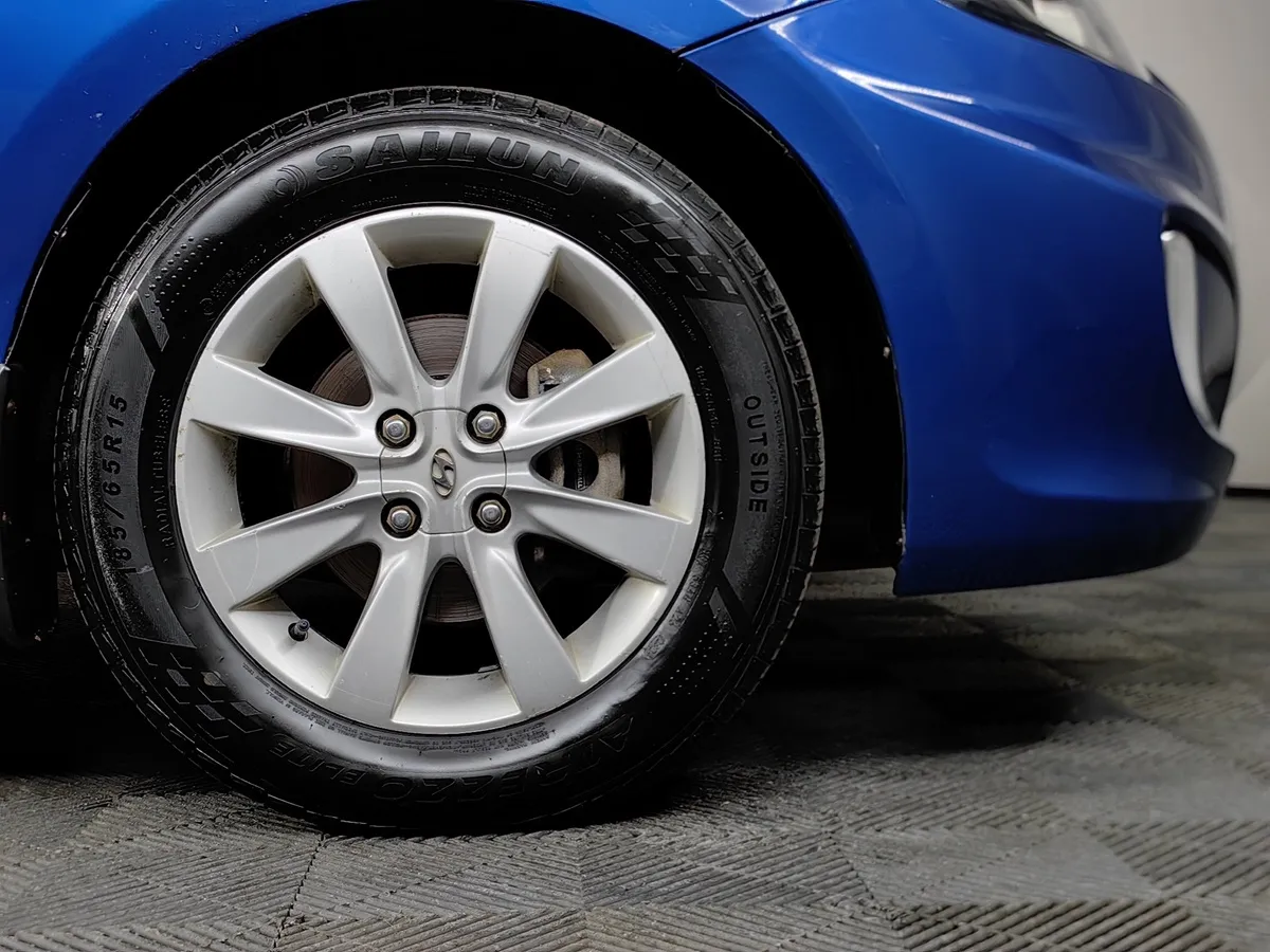 Hyundai Solaris 1.6 MT (123 л.с.) Classic Синий в АВИЛОН. Слайд №9