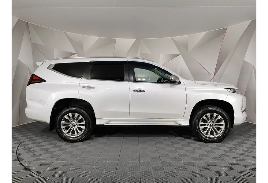 АВИЛОН - Mitsubishi Pajero Sport 3.0 AT AWD (209 л.с.) Ultimate Белый - slide 3