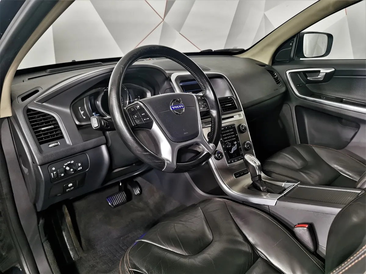 Volvo XC60 2.4 D5 Geartronic AWD (215 л.с.) Черный в АВИЛОН. Слайд №17
