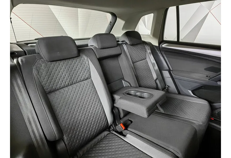 Volkswagen Tiguan 1.4 TSI BlueMotion DSG (150 л.с.) Comfortline Бежевый в АВИЛОН. Слайд №17