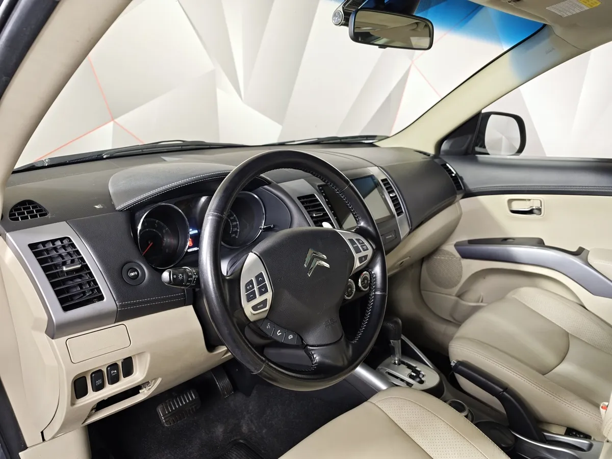 Citroen C-Crosser 2.4 CVT 4WD (170 л.с.) Серый в АВИЛОН. Слайд №17