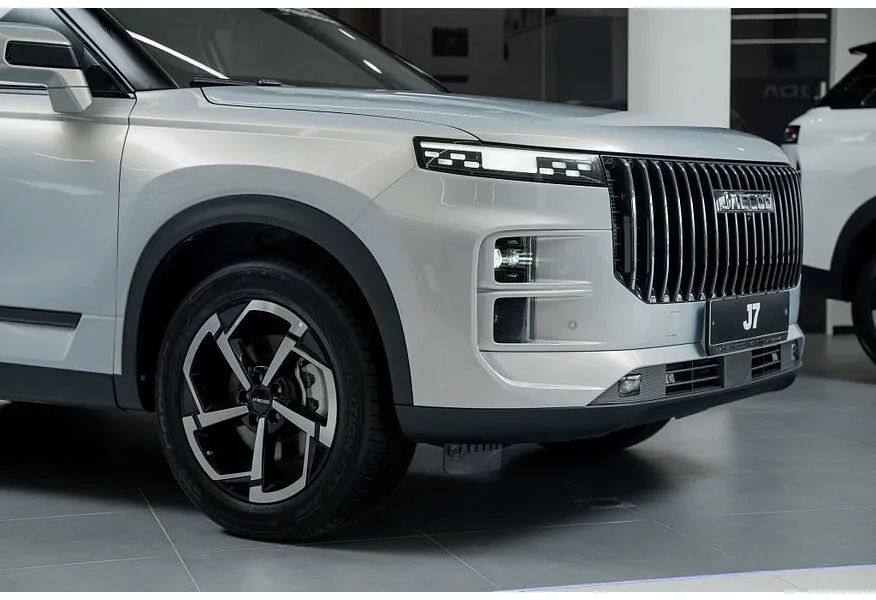 Jaecoo J7 1.6T 7DCT 4WD (150 л.с.) Active LP Серебристый в АВИЛОН. Слайд №13