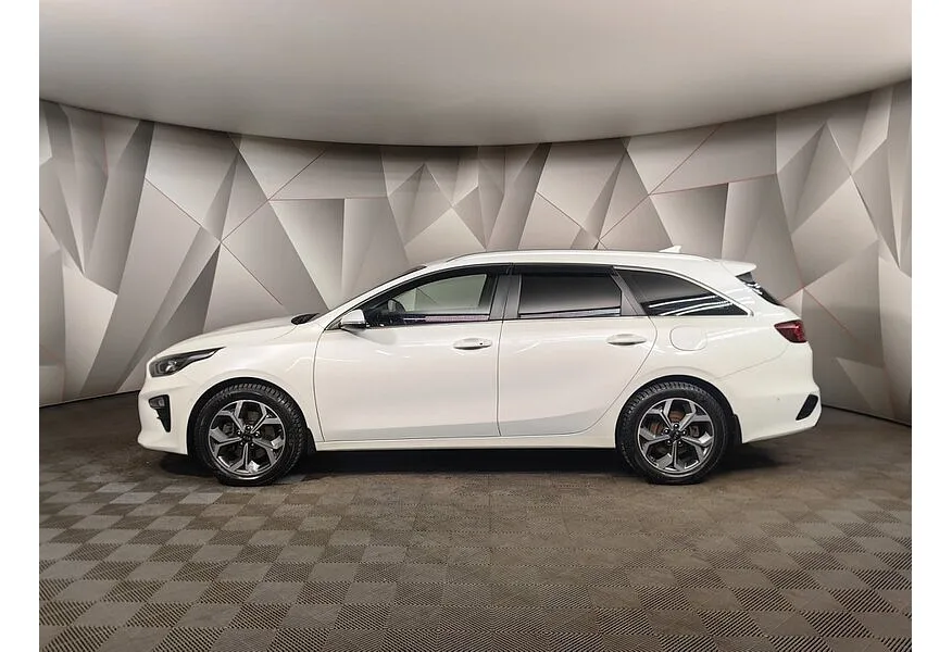 Kia Ceed 1.4 T-GDI AMT (140 л.с.) Prestige Белый в АВИЛОН. Слайд №5