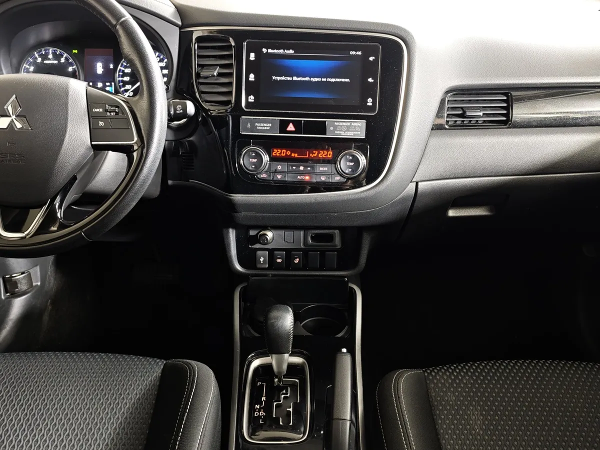 Mitsubishi Outlander 2.0 CVT (146 л.с.) Invite Черный в АВИЛОН. Слайд №15