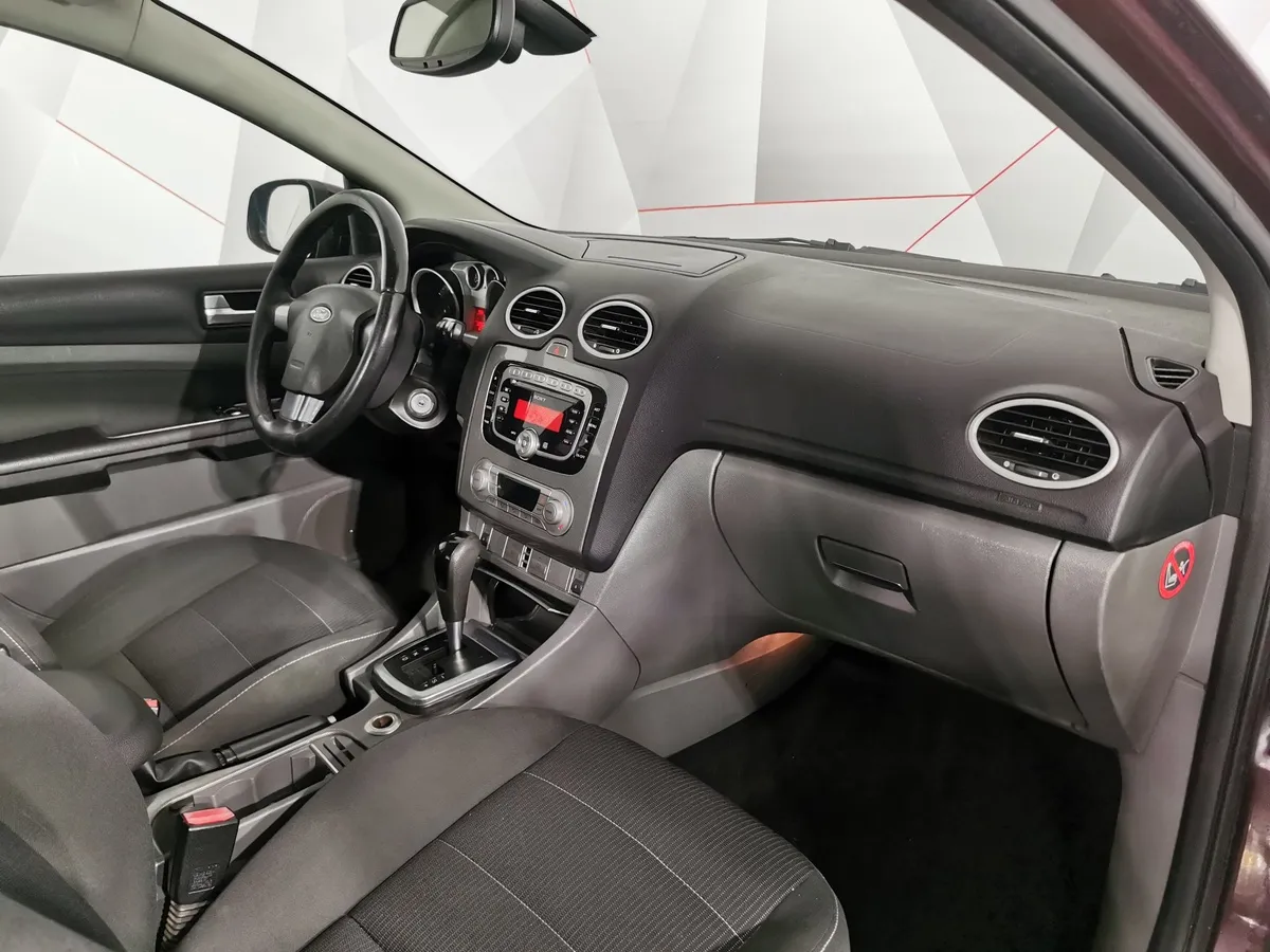 Ford Focus 1.6 AT (101 л.с.) Titanium Фиолетовый в АВИЛОН. Слайд №10
