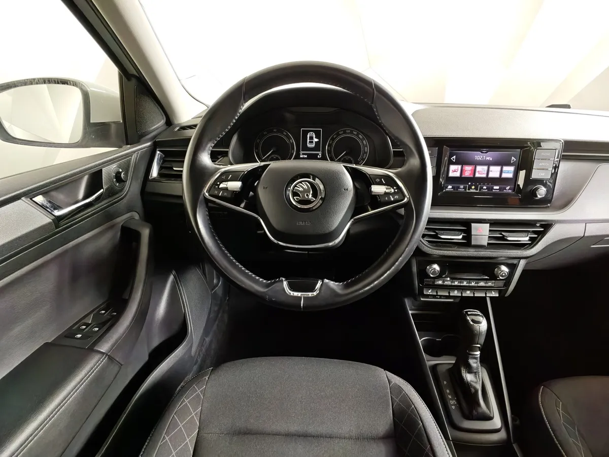 Skoda Rapid 1.6 AT (110 л.с.) Белый в АВИЛОН. Слайд №20
