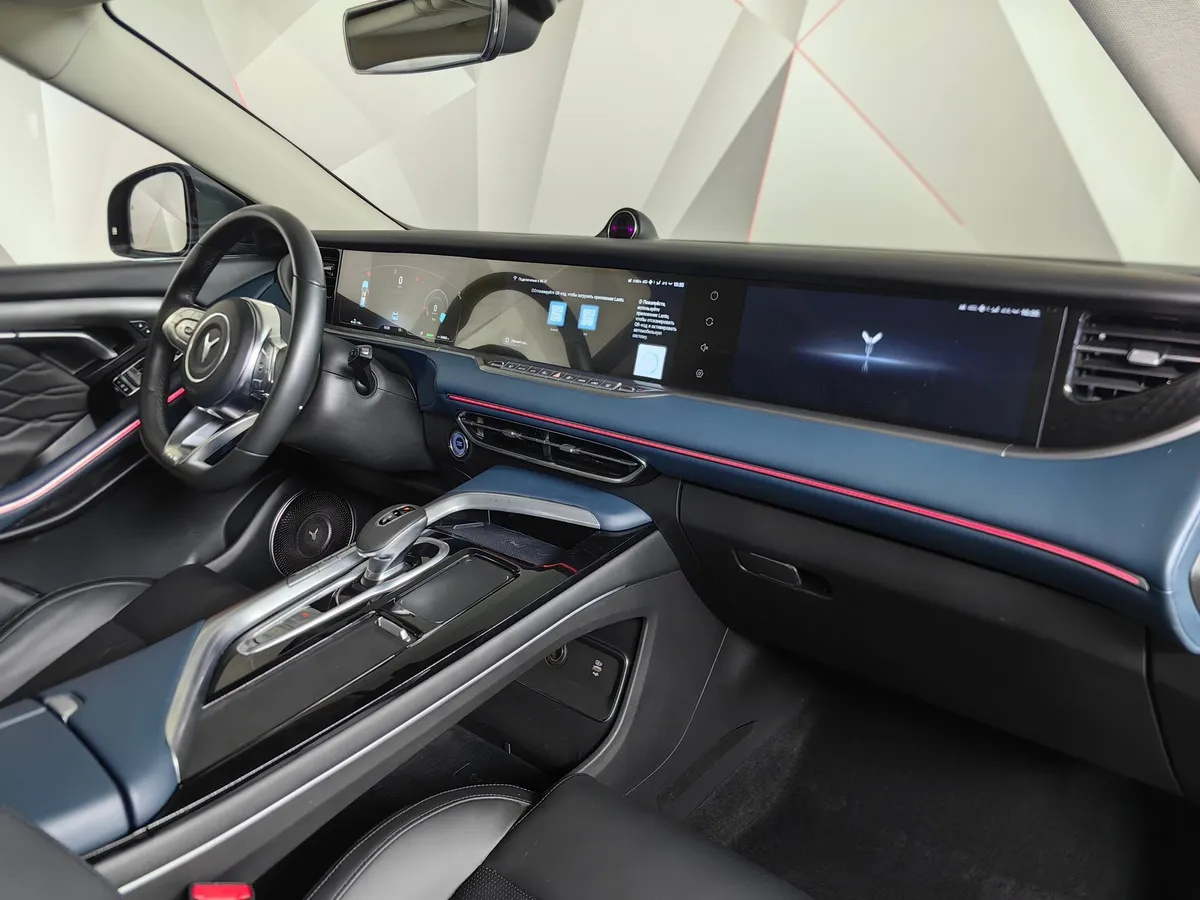 Voyah Free AT AWD (489 л.с.) Серый в АВИЛОН. Слайд №13
