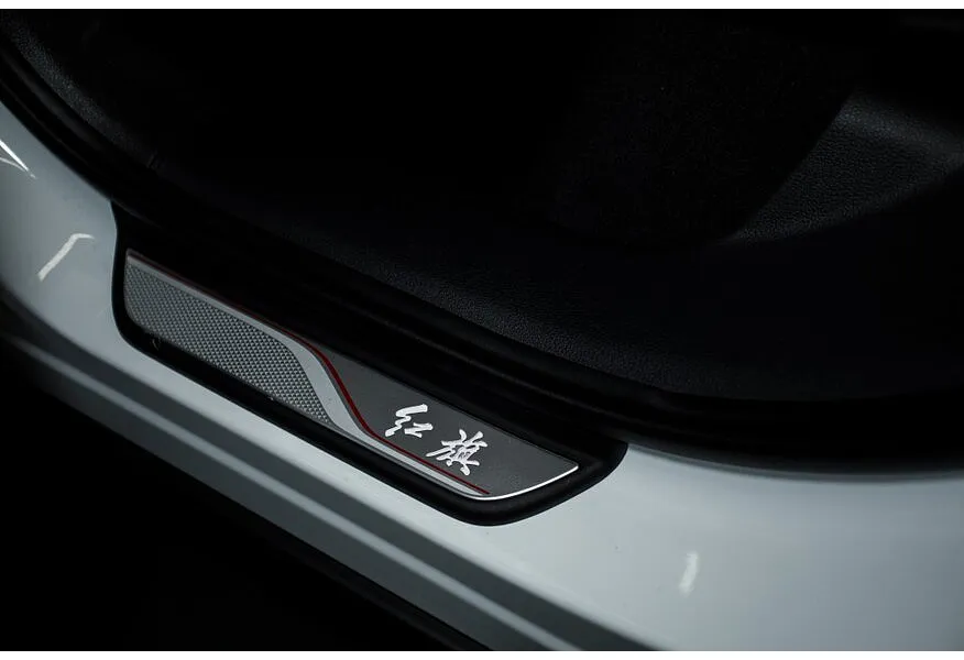 Hongqi HS5 2.0T AT 4WD (245 л.с.) Deluxe Коричневый в АВИЛОН. Слайд №18