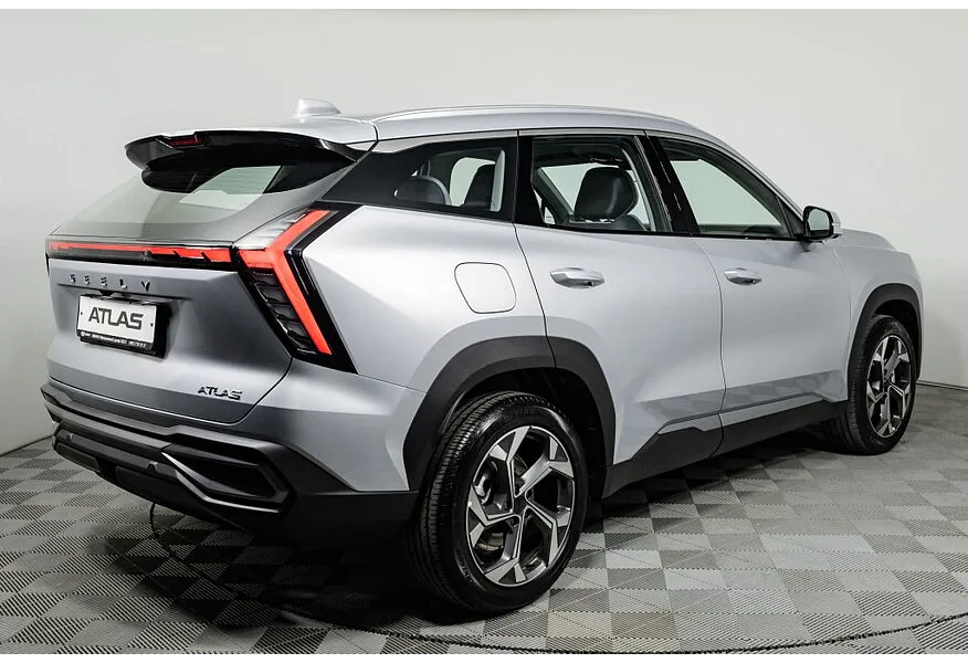 Geely Atlas 2.0T AT 4WD (200 л.с.) Flagship Серебристый в АВИЛОН. Слайд №5