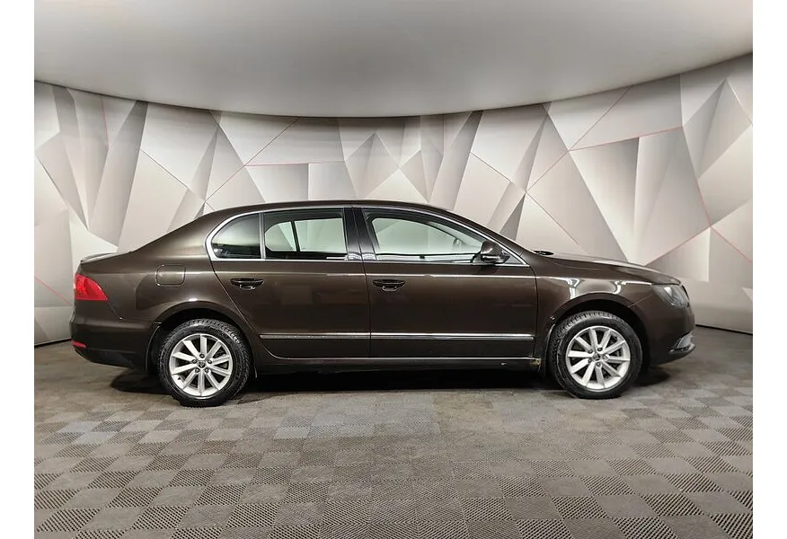 Skoda Superb 1.8 TSI DSG (152 л.с.) Коричневый в АВИЛОН. Слайд №6