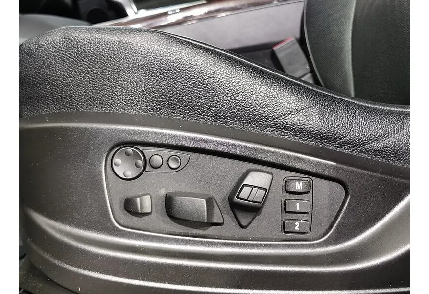 BMW X6 xDrive40d AT (306 л.с.) Черный в АВИЛОН. Слайд №18