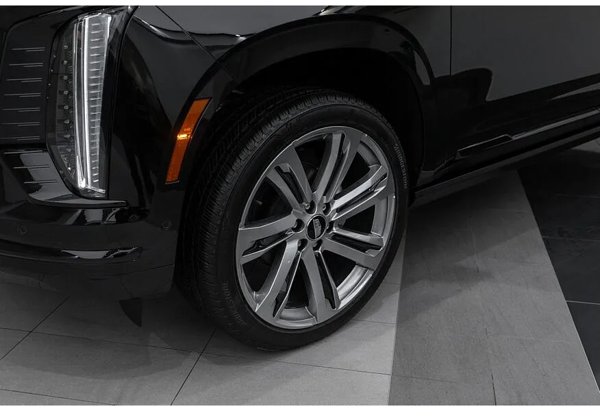 Cadillac Escalade 6.2 V8 AT AWD (420 л.с.) Sport Platinum Черный в АВИЛОН. Слайд №17