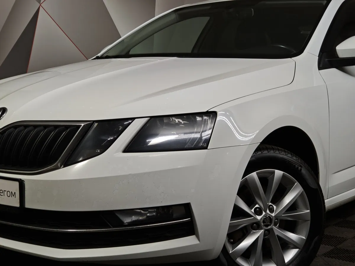 Skoda Octavia 1.6 MPI AT (110 л.с.) Белый в АВИЛОН. Слайд №10